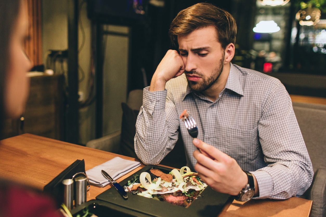 Man doesn't want to eat because of ear pain